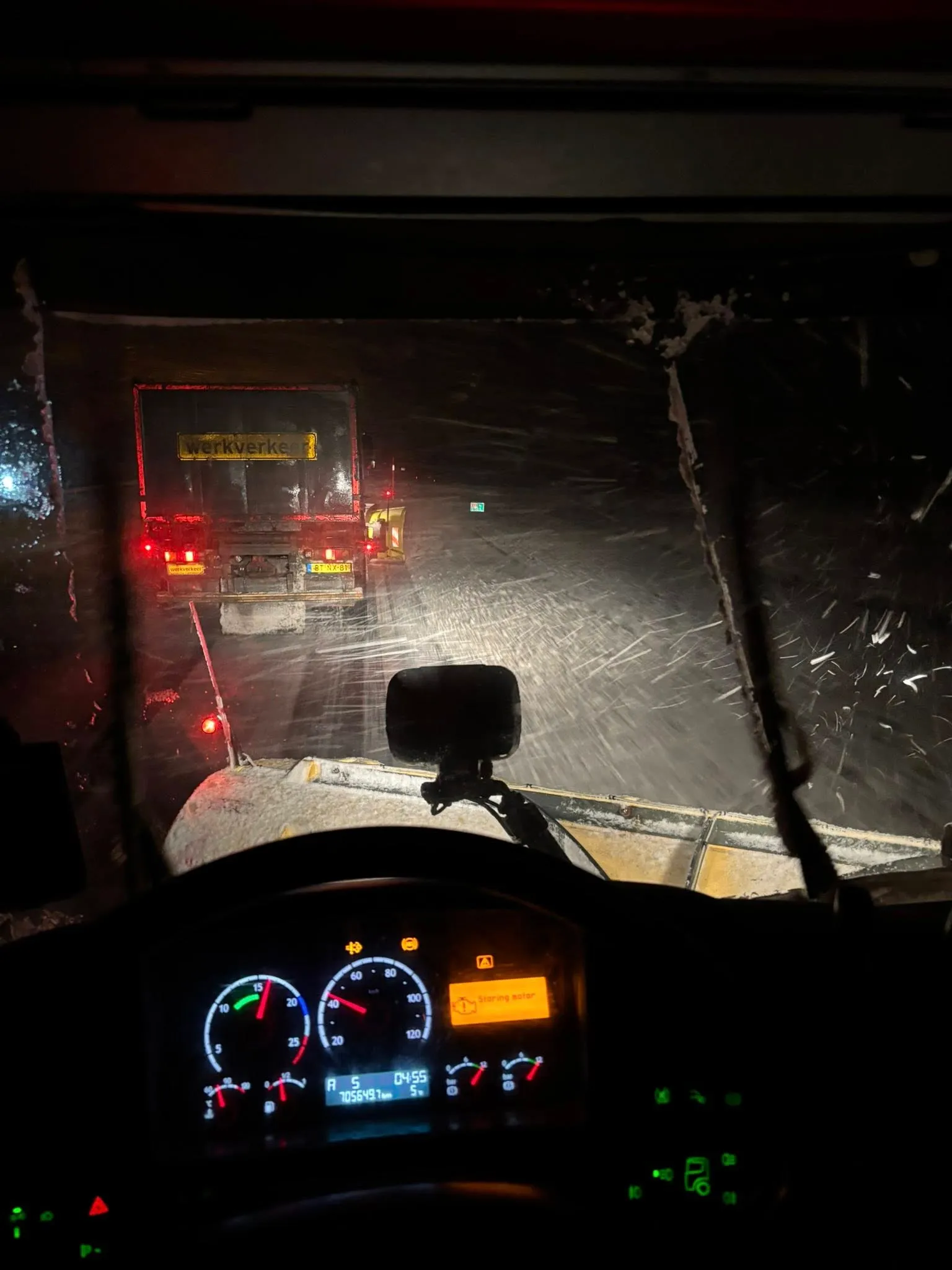 Sneeuwruimen en zoutstrooien — foto 4